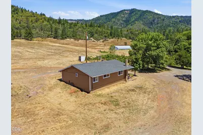 8960 N Applegate Road, Grants Pass, OR 97527 - Photo 28