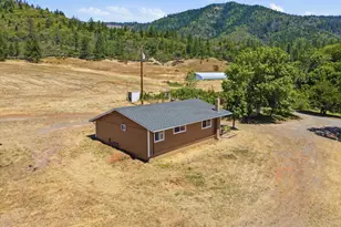 8960 N Applegate Rd, Grants Pass, OR 97527 - Photo 28