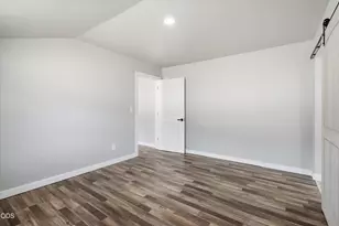 8960 N Applegate Rd, Grants Pass, OR 97527 - Photo 24