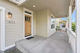 1852 Summer Pl, Talent, OR 97540 - Photo 2