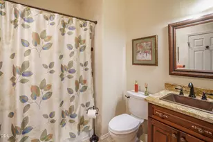 912 Mountain View Dr, Medford, OR 97504 - Photo 18