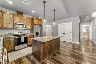 2113 SE Kayleigh Way, Grants Pass, OR 97526 - Photo 6