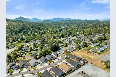 2113 SE Kayleigh Way, Grants Pass, OR 97526 - Photo 32