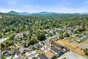 2113 SE Kayleigh Way, Grants Pass, OR 97526 - Photo 32