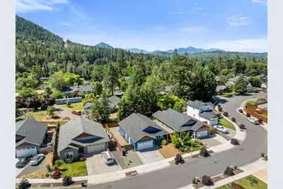 2113 SE Kayleigh Way, Grants Pass, OR 97526 - Photo 28