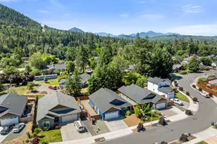 2113 SE Kayleigh Way, Grants Pass, OR 97526 - Photo 28