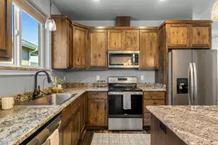 2113 SE Kayleigh Way, Grants Pass, OR 97526 - Photo 4