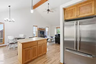 19905 Antler Point Dr, Bend, OR 97702 - Photo 8