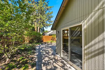19905 Antler Point Drive, Bend, OR 97702 - Photo 18