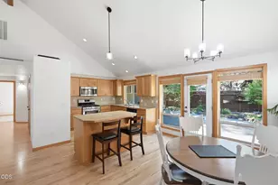 19905 Antler Point Dr, Bend, OR 97702 - Photo 4
