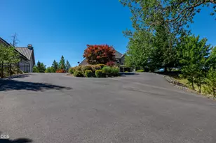191 Foxwood Dr, Grants Pass, OR 97527 - Photo 56