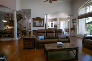 191 Foxwood Dr, Grants Pass, OR 97527 - Photo 16