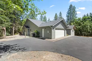 1281 N Pinnon Rd, Grants Pass, OR 97526 - Photo 22