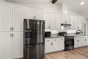 1281 N Pinnon Rd, Grants Pass, OR 97526 - Photo 12
