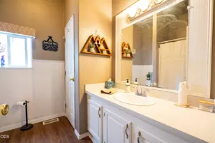 271 Highwood, Grants Pass, OR 97527 - Photo 32