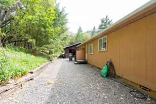 271 Highwood, Grants Pass, OR 97527 - Photo 58