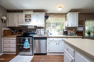 271 Highwood, Grants Pass, OR 97527 - Photo 16