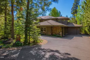 57733 Wallowa Loop, Sunriver, OR 97707 - Photo 2