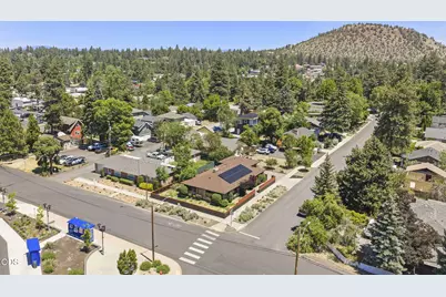 408 NE Hawthorne Avenue, Bend, OR 97701 - Photo 30
