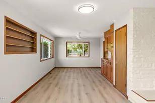 408 NE Hawthorne Ave, Bend, OR 97701 - Photo 8