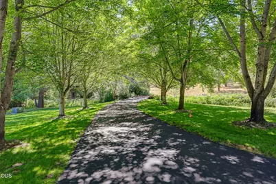 4244 Griffin Creek Road, Medford, OR 97501 - Photo 4