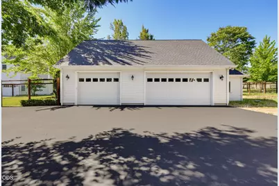 4244 Griffin Creek Road, Medford, OR 97501 - Photo 6