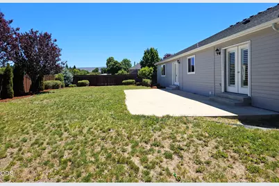 5545 Sturdivant, Klamath Falls, OR 97603 - Photo 2