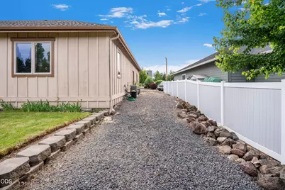 3571 SW 36th Place, Redmond, OR 97756 - Photo 30