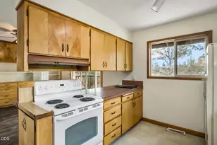 22305 Neff Rd, Bend, OR 97701 - Photo 18