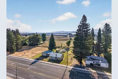 4082 Table Rock Road, Central Point, OR 97502 - Photo 8