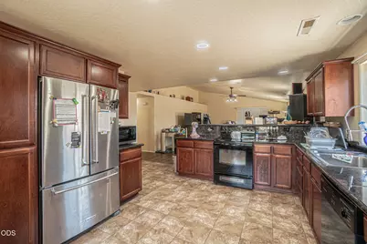 7431 Jerae Place, White City, OR 97503 - Photo 8
