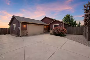 7431 Jerae Pl, White City, OR 97503 - Photo 1