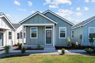 204 Gangnes Dr, Talent, OR 97540 - Photo 1