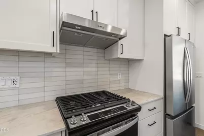204 Gangnes Drive, Talent, OR 97540 - Photo 8