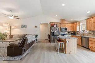 1017 NE Crista Ct, Prineville, OR 97754 - Photo 10