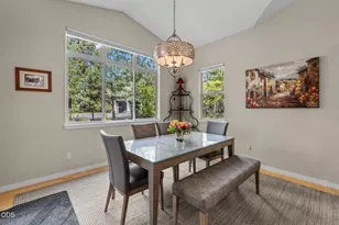19465 Ironwood Cir, Bend, OR 97702 - Photo 10