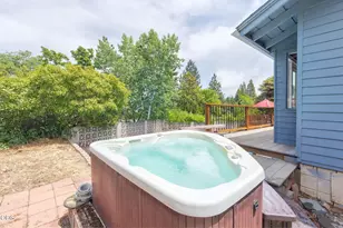 565 Henley Way, Ashland, OR 97520 - Photo 46