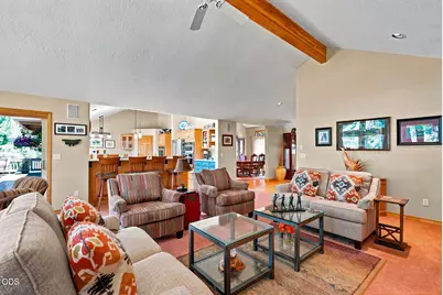 20490 Timberline Court, Bend, OR 97702 - Photo 4