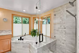 20490 Timberline Ct, Bend, OR 97702 - Photo 20