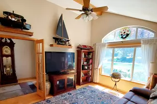 20490 Timberline Ct, Bend, OR 97702 - Photo 14
