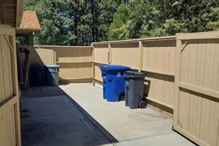 20490 Timberline Ct, Bend, OR 97702 - Photo 36