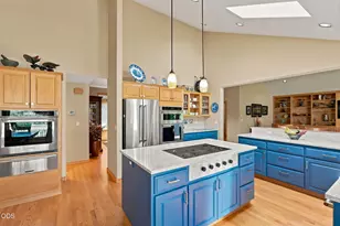 20490 Timberline Ct, Bend, OR 97702 - Photo 10