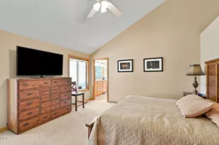20490 Timberline Ct, Bend, OR 97702 - Photo 16