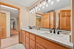 20490 Timberline Ct, Bend, OR 97702 - Photo 24