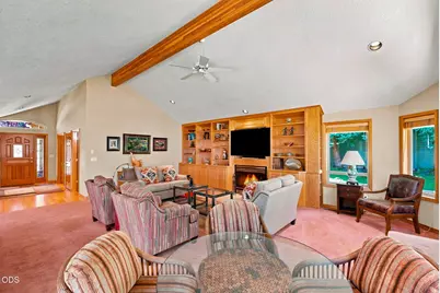 20490 Timberline Court, Bend, OR 97702 - Photo 4