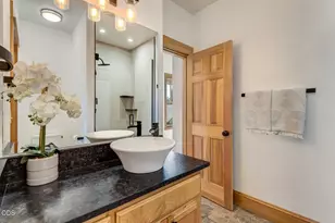 547 W Jefferson Ave, Sisters, OR 97759 - Photo 14
