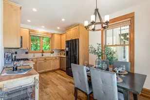 547 W Jefferson Ave, Sisters, OR 97759 - Photo 6