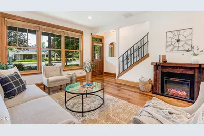 547 W Jefferson Avenue, Sisters, OR 97759 - Photo 2