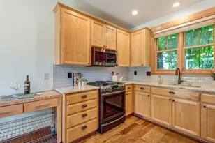 547 W Jefferson Ave, Sisters, OR 97759 - Photo 6
