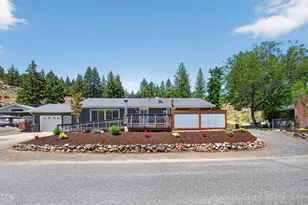 203 N Humbolt St, Canyon City, OR 97820 - Photo 2